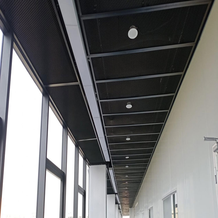 What is the impact of Aluminum Metal Mesh Ceiling on indoor air quality?